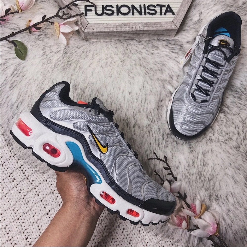 NWT 🍭 Cute Nike Air Max Plus Silver 4.5Y/6W